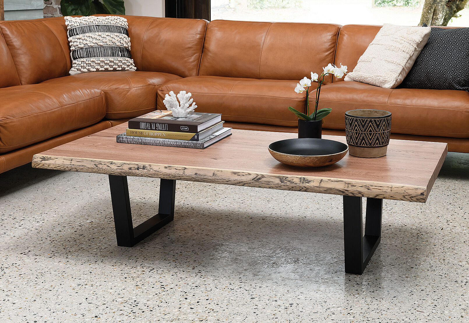 NERO COFFEE TABLE NATURAL WALNUT