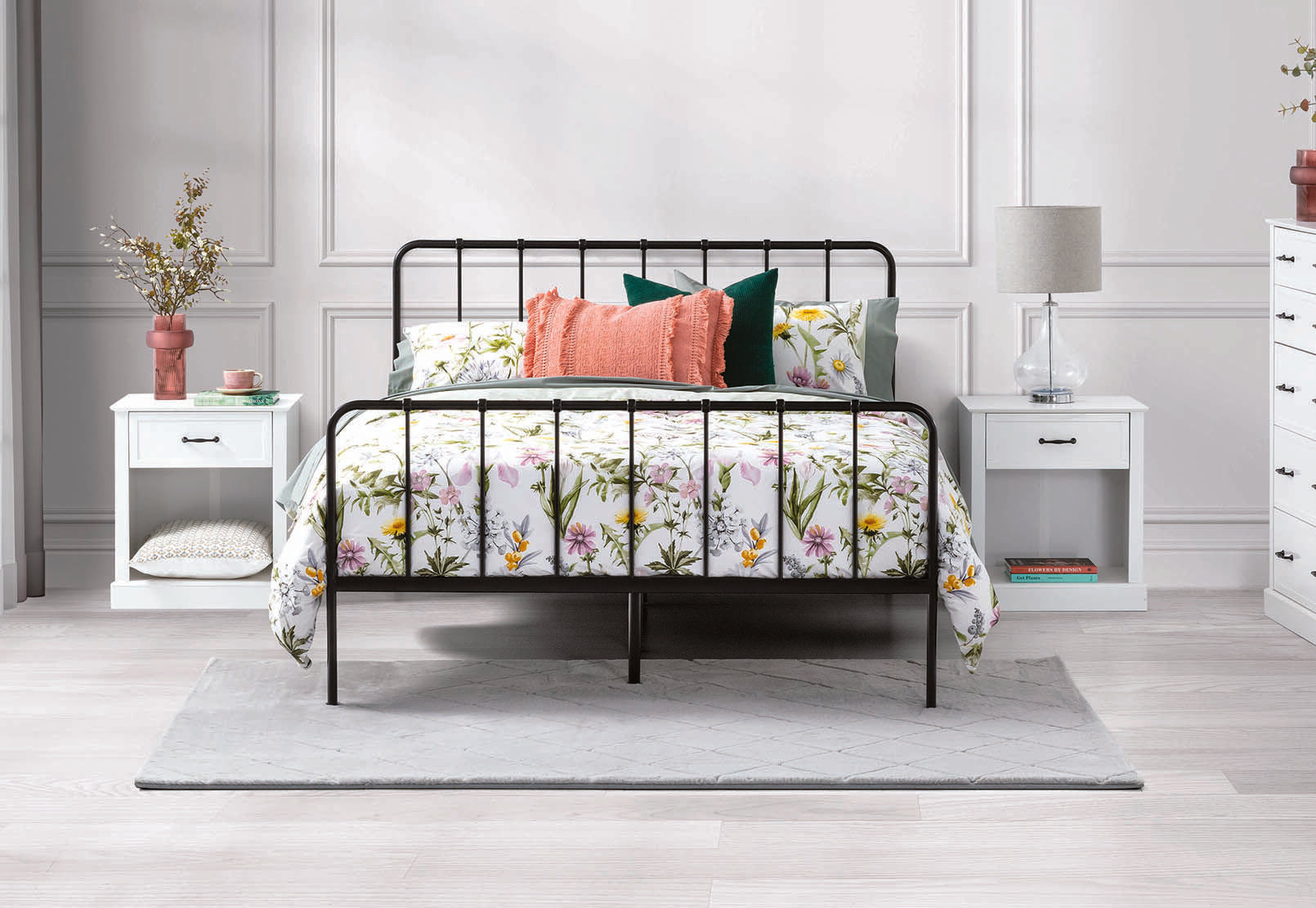 EDINBURGH BLACK DOUBLE BED BLACK