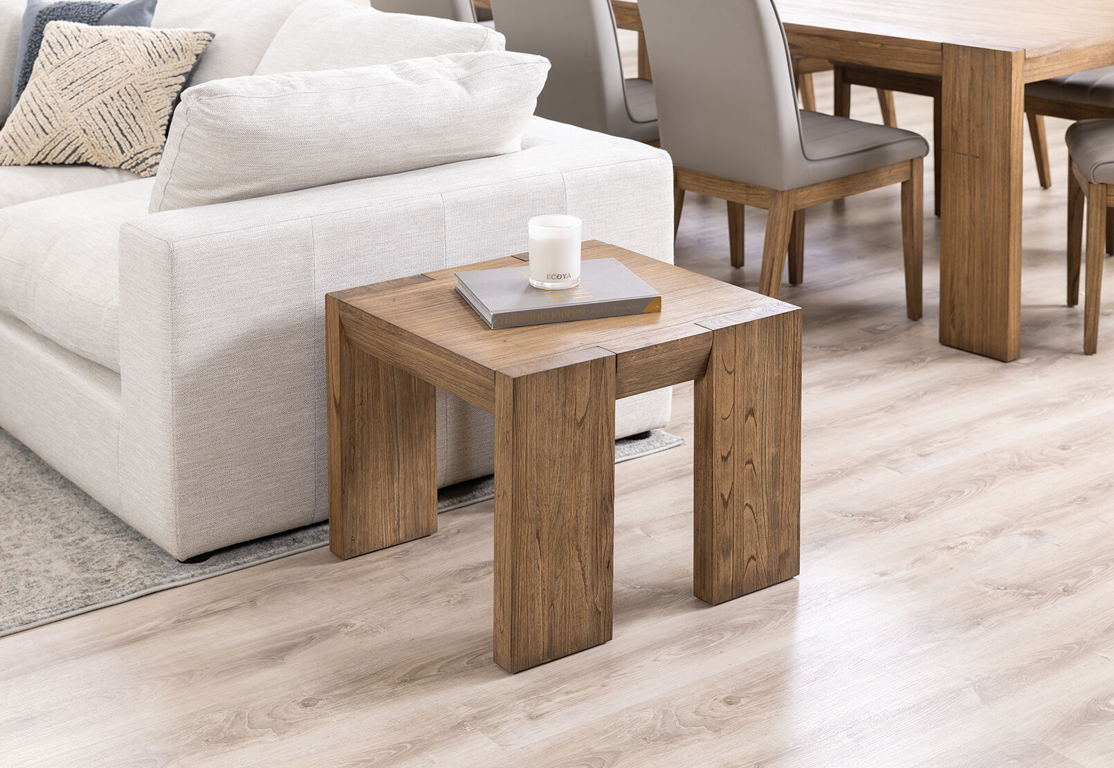 ROMULUS 600 SQUARE LAMP TABLE WALNUT