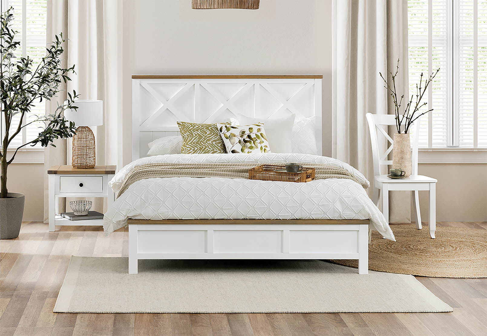 NORMANDY QUEEN BED WHITE/OAK
