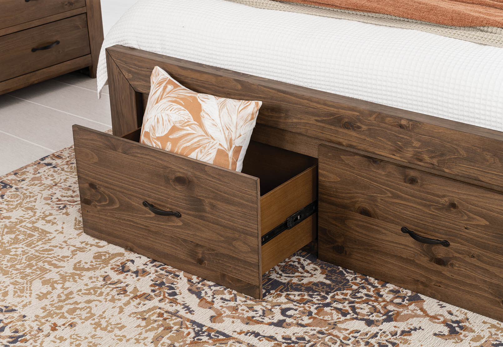 BROOKHAVEN KING BED RUSTIC PINE