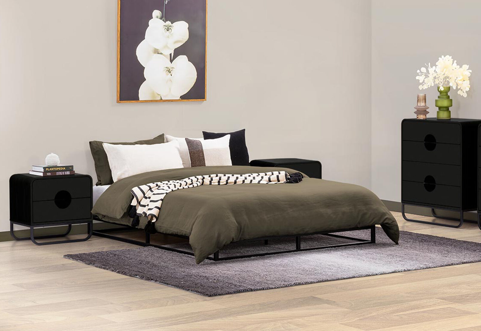 PATTON LOW KING BED BLACK