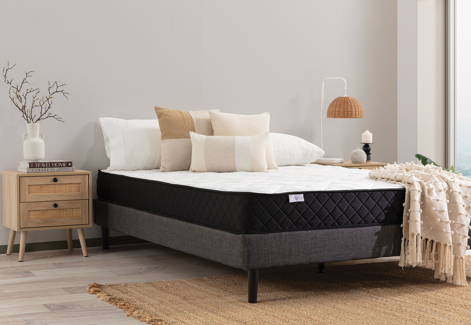LLAMA BONAFIDE QUEEN MATTRESS WHITE