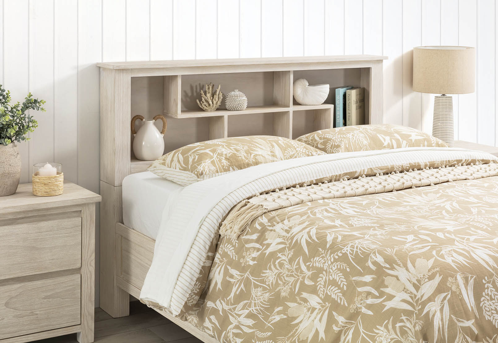 GALENE KING BED WHITE WASH