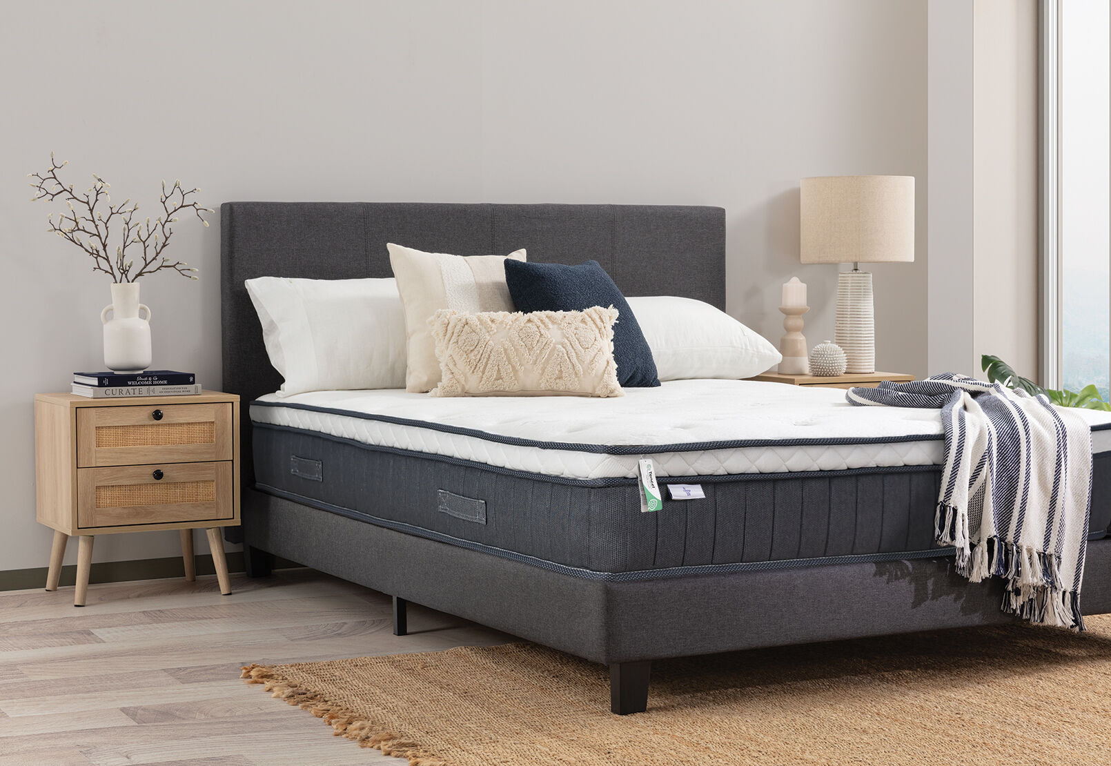 LLAMA AZZURE DOUBLE MATTRESS WHITE
