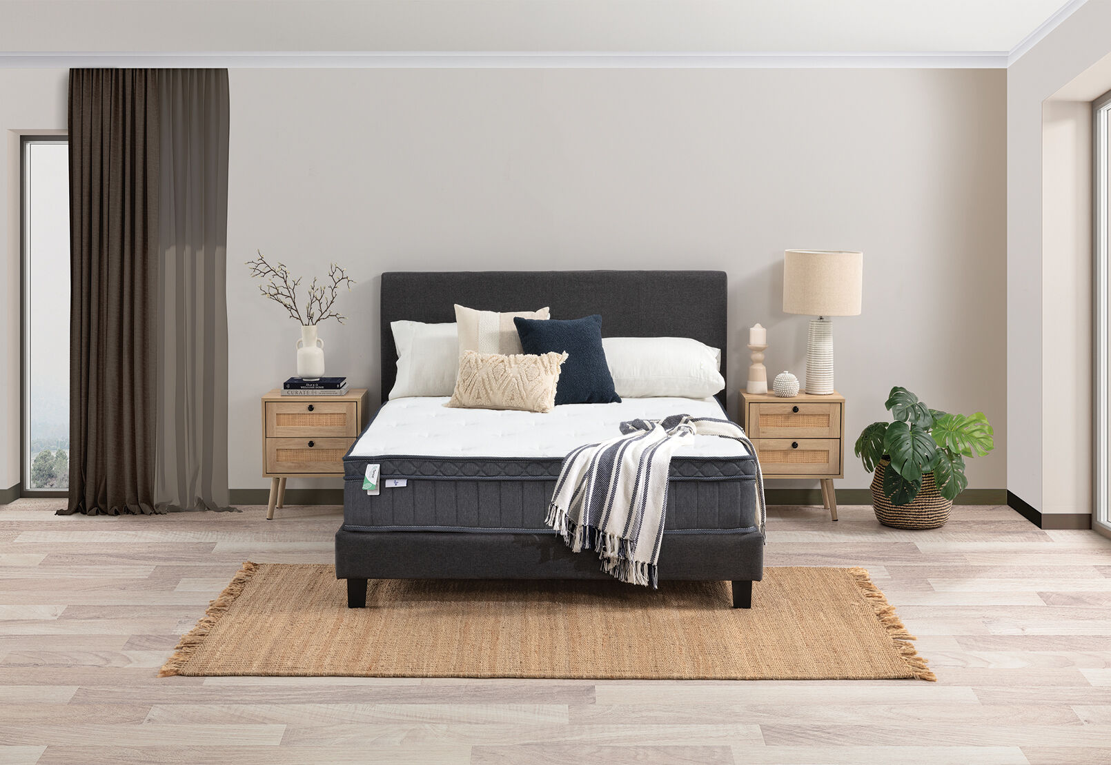 LLAMA REGIS QUEEN MATTRESS WHITE
