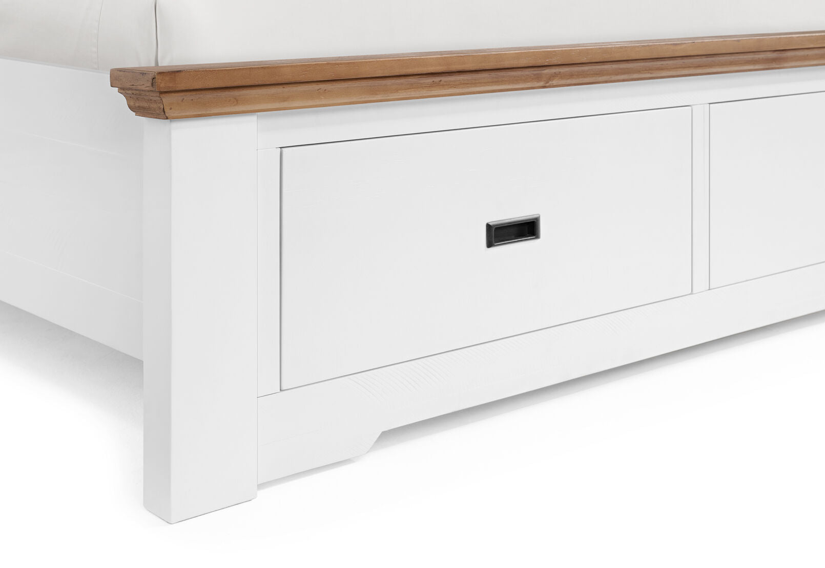 CHARLSBOURG KING BED WHITE/DARK PINE