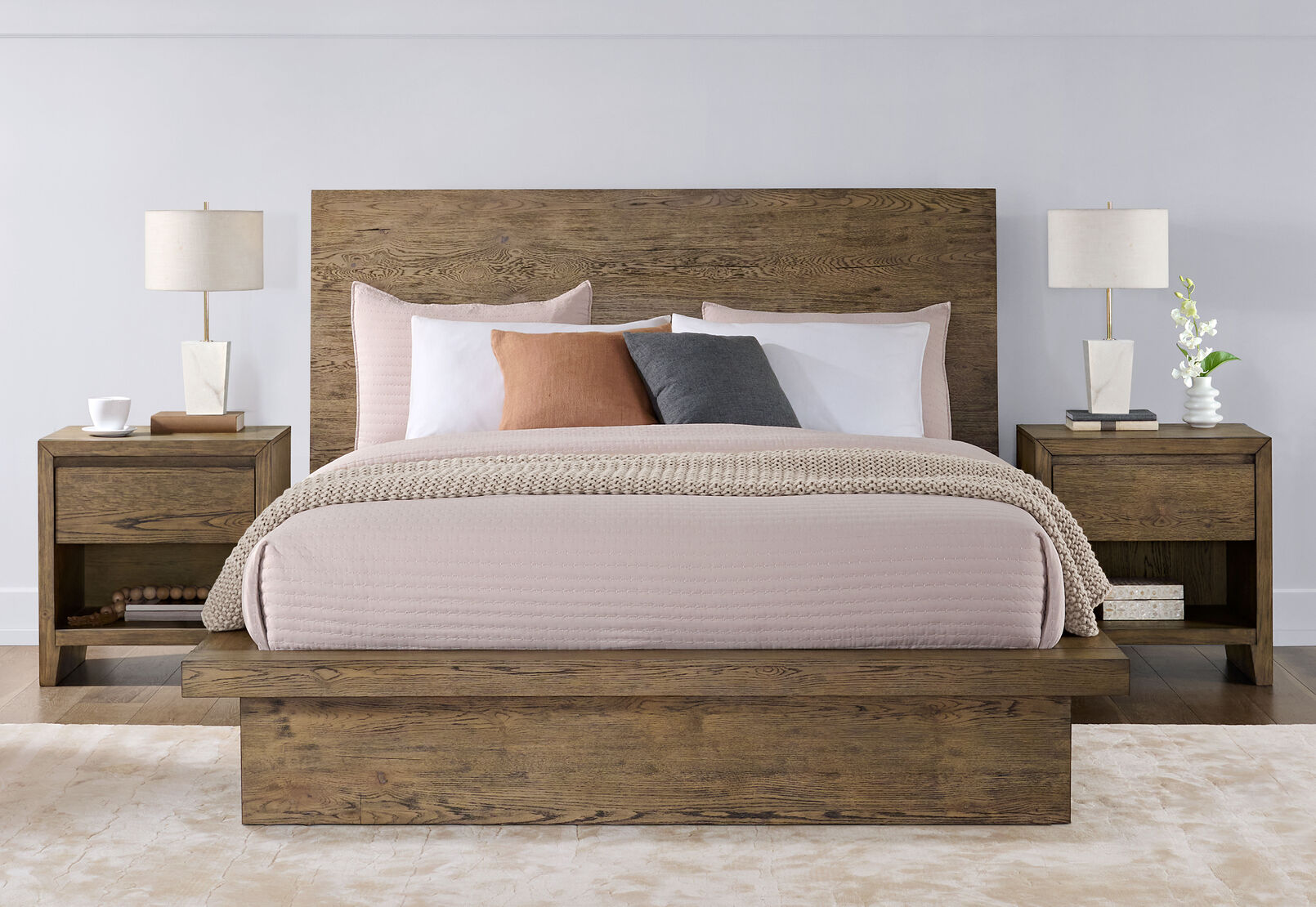 DEANDRE KING BED WALNUT