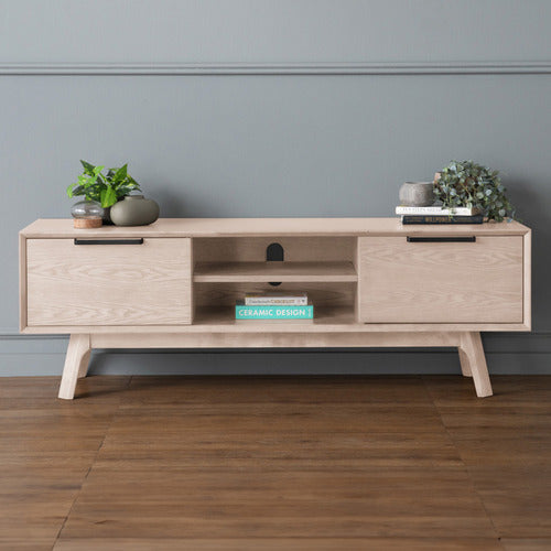 INNOVA STUDIO NEVIN ENTERTAINMENT UNIT