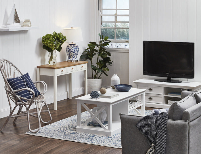 HAMPTONS MEDIUM TV ENTERTAINMENT UNIT