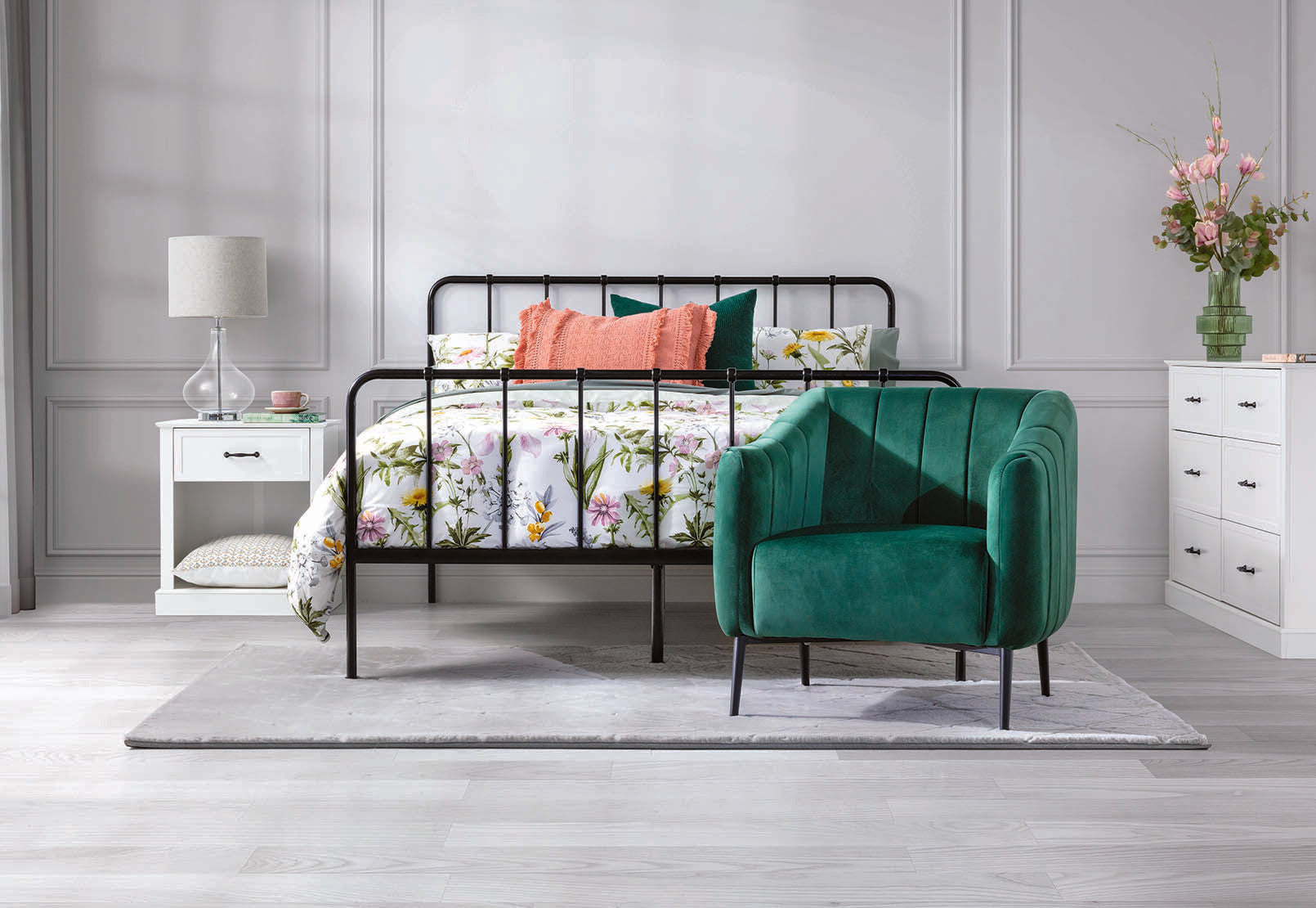 EDINBURGH BLACK DOUBLE BED BLACK