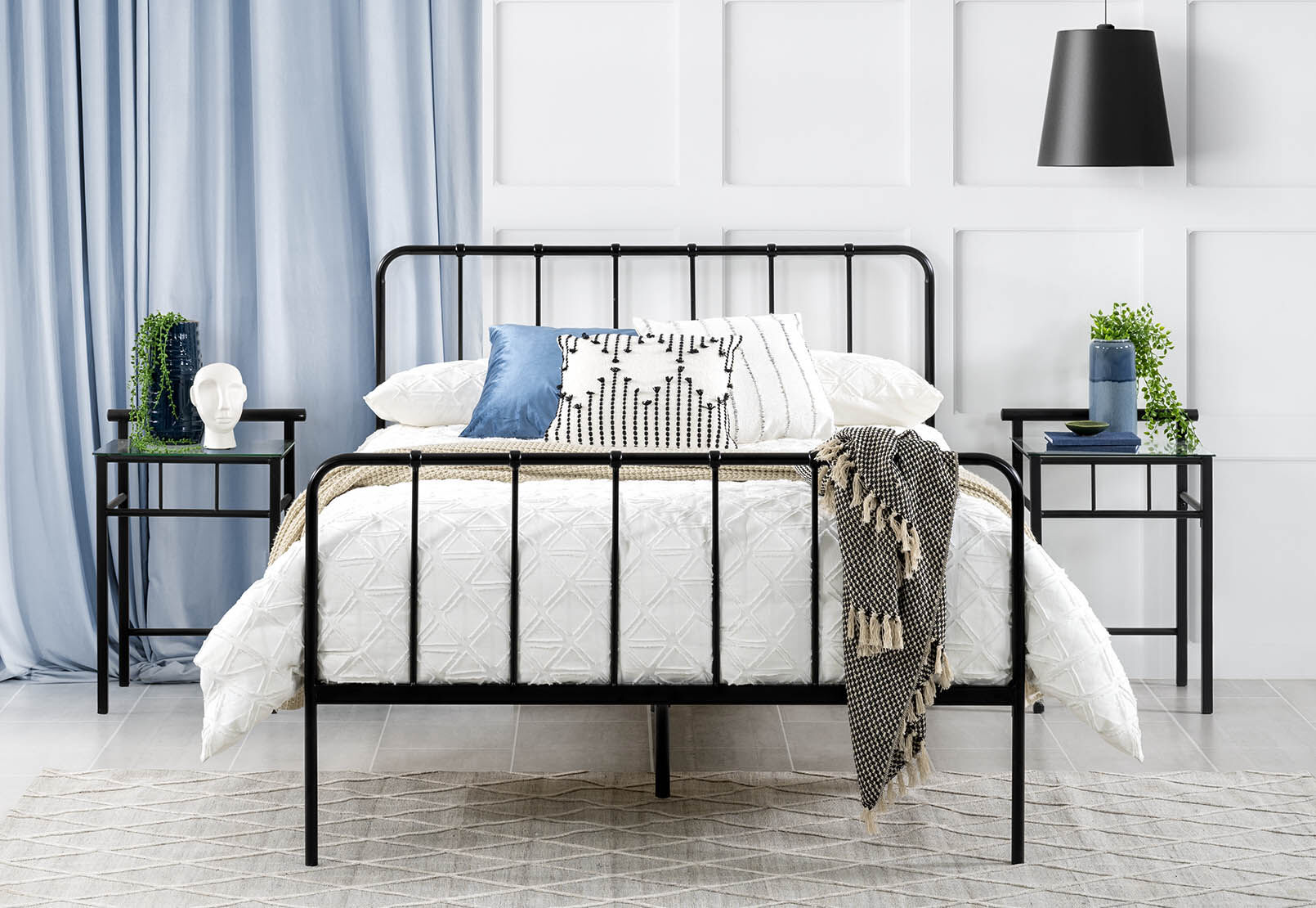 EDINBURGH BLACK DOUBLE BED BLACK