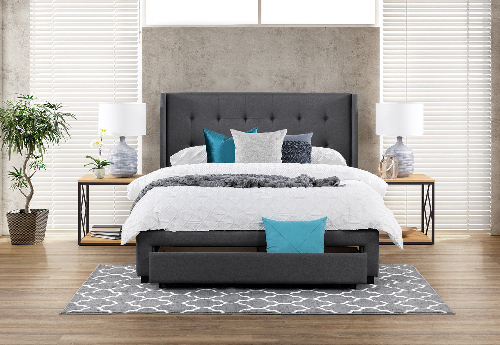 HARDWIN GREY QUEEN BED WITH DRAWERS GREY