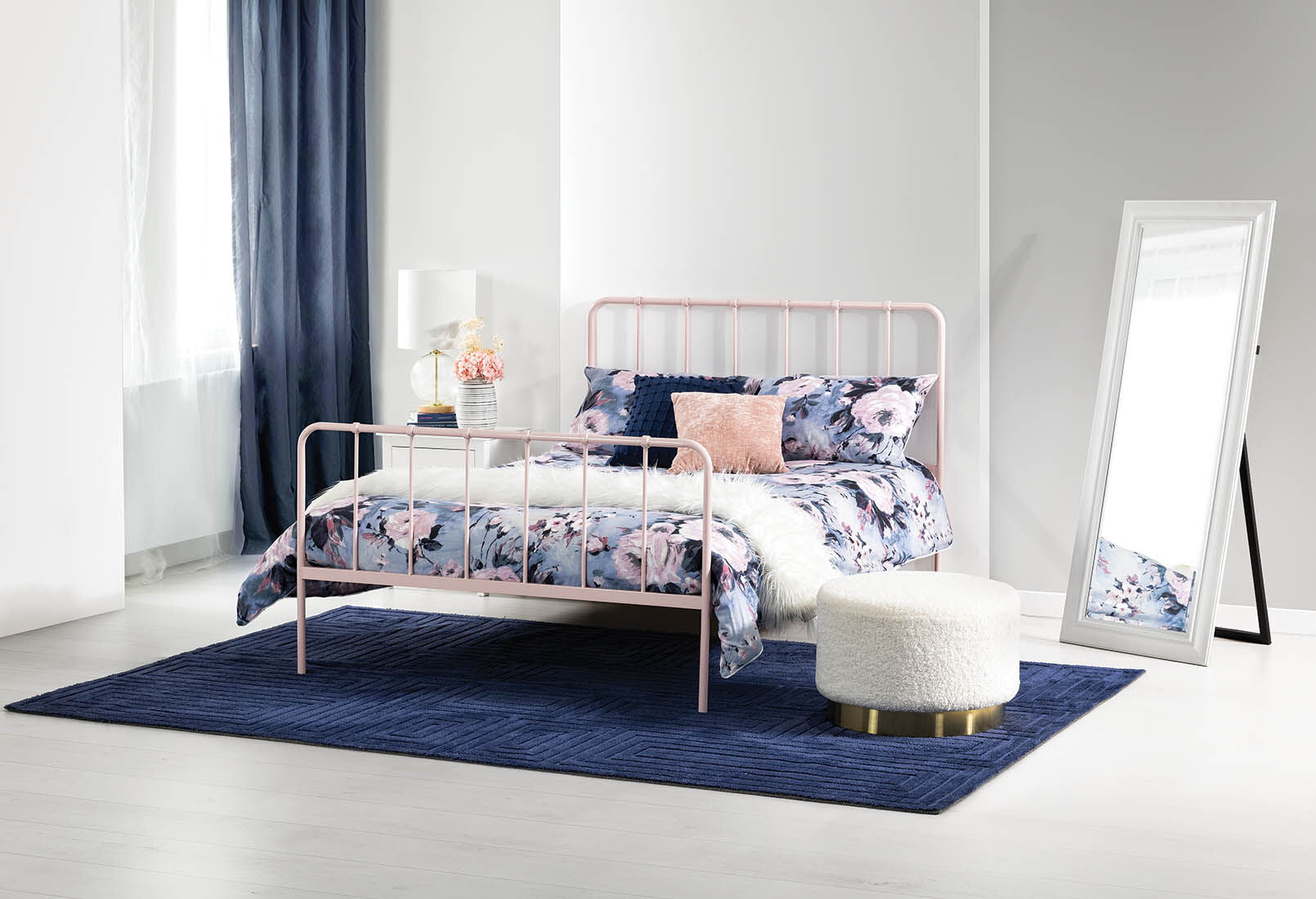 EDINBURGH LIGHT PINK QUEEN BED LIGHT PINK