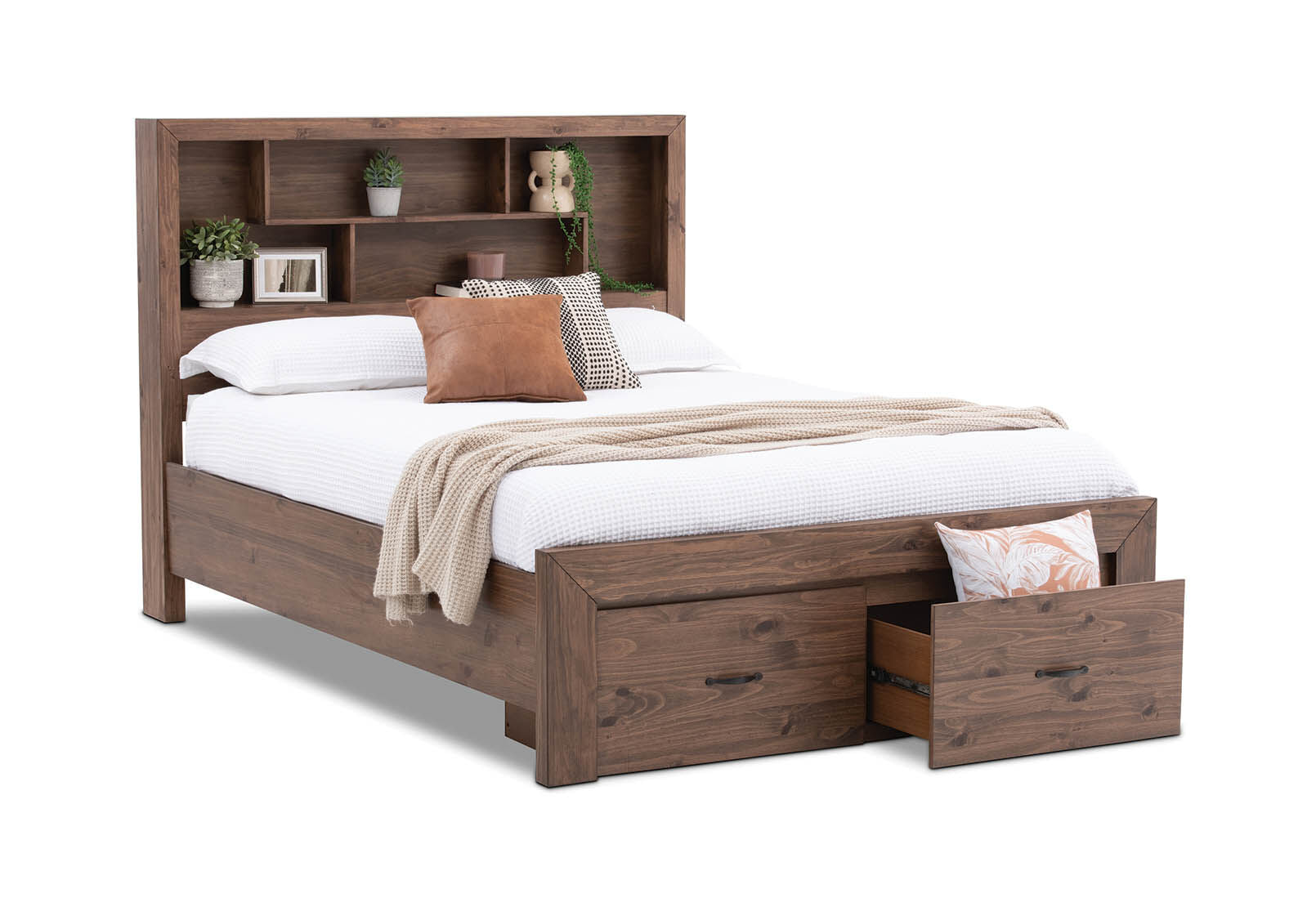 BROOKHAVEN QUEEN BED RUSTIC PINE