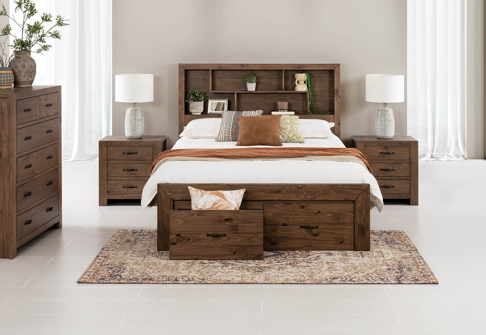 BROOKHAVEN KING BED RUSTIC PINE