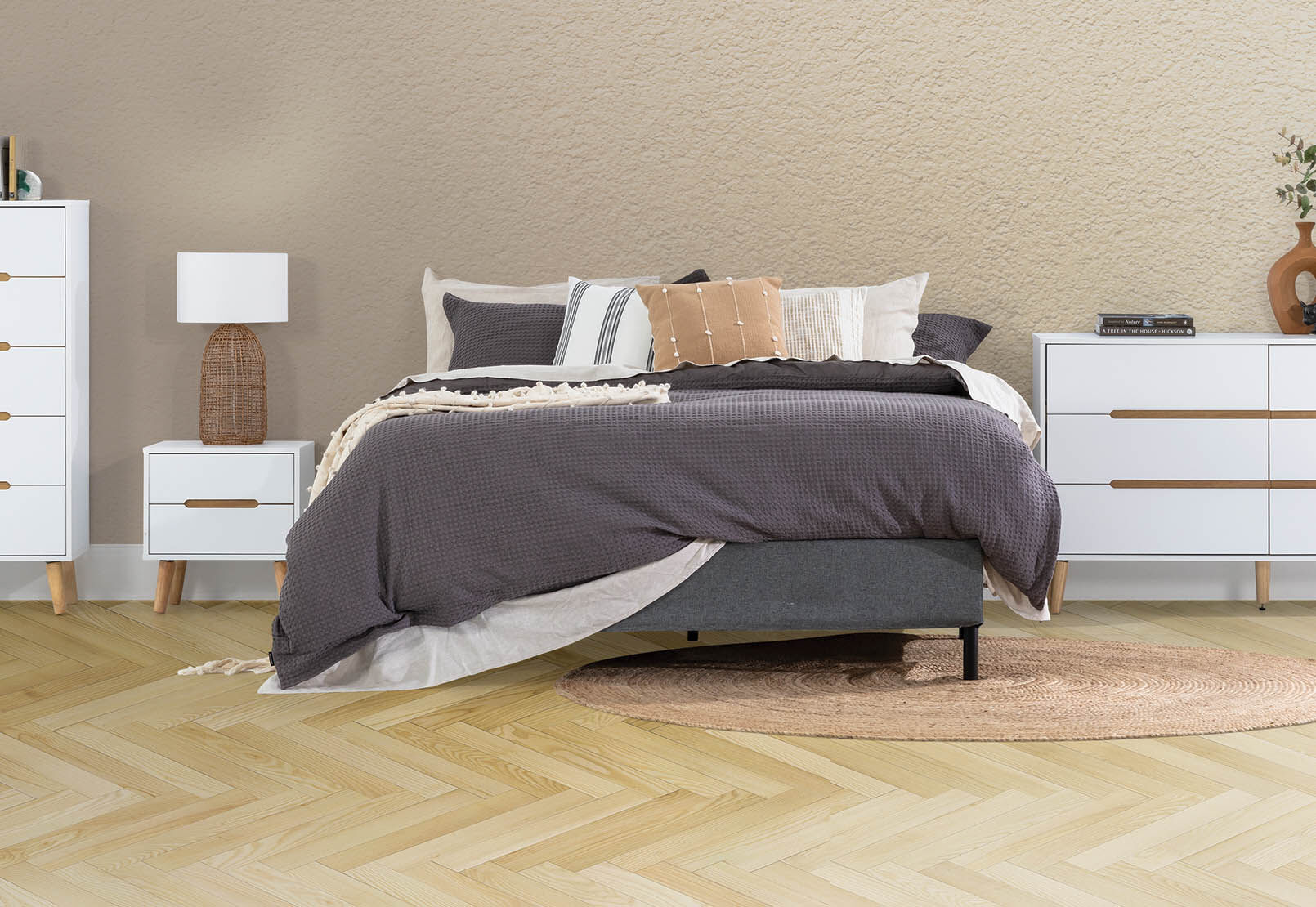 KLEIN QUEEN BED BASE BLACK/GREY
