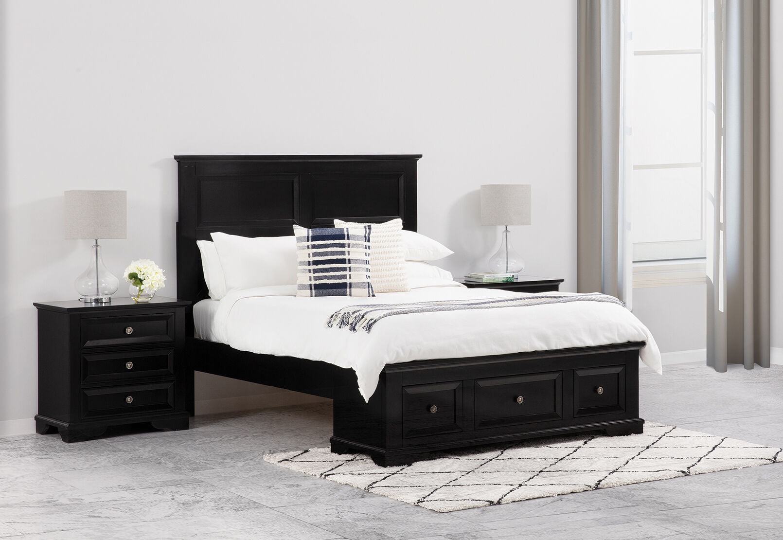 CHANELLE KING BED BLACK