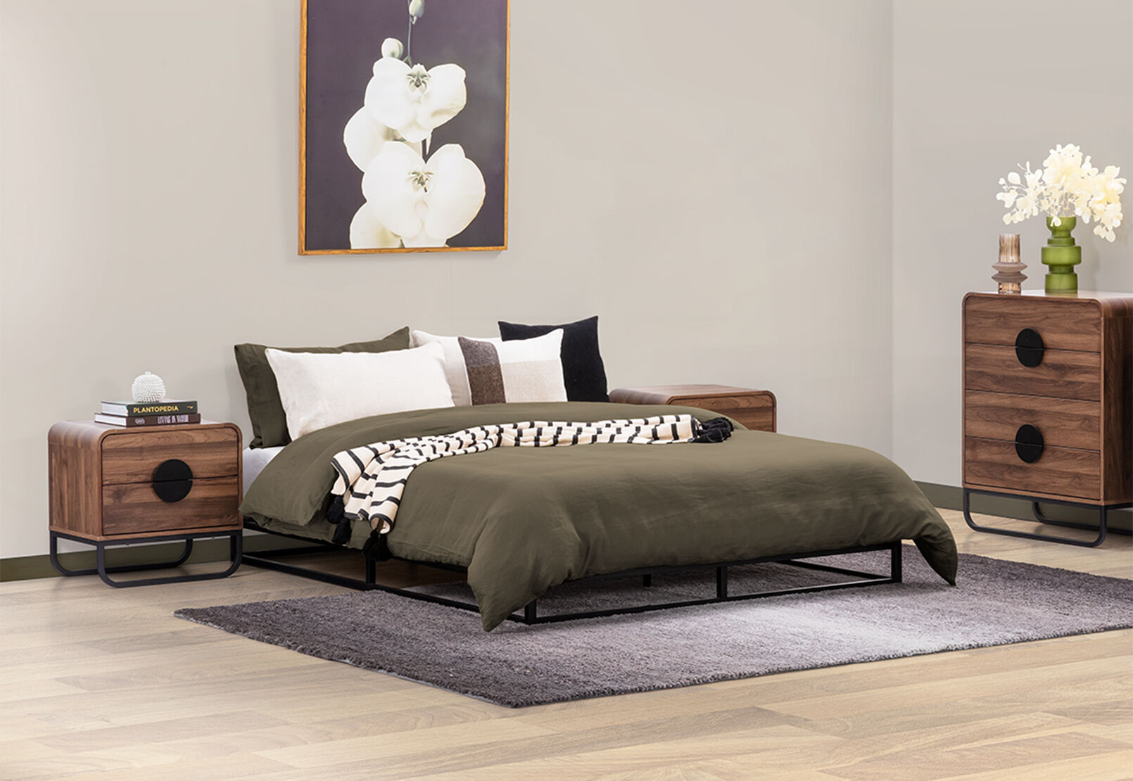 PATTON LOW QUEEN BED BLACK