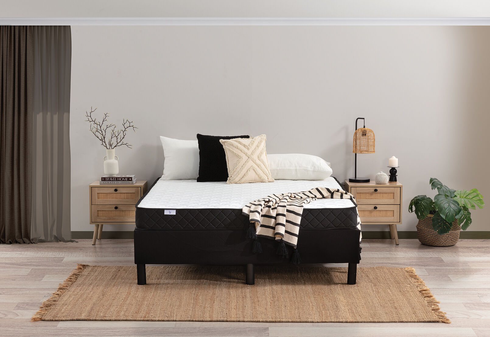 LLAMA ENCHANT QUEEN MATTRESS WHITE