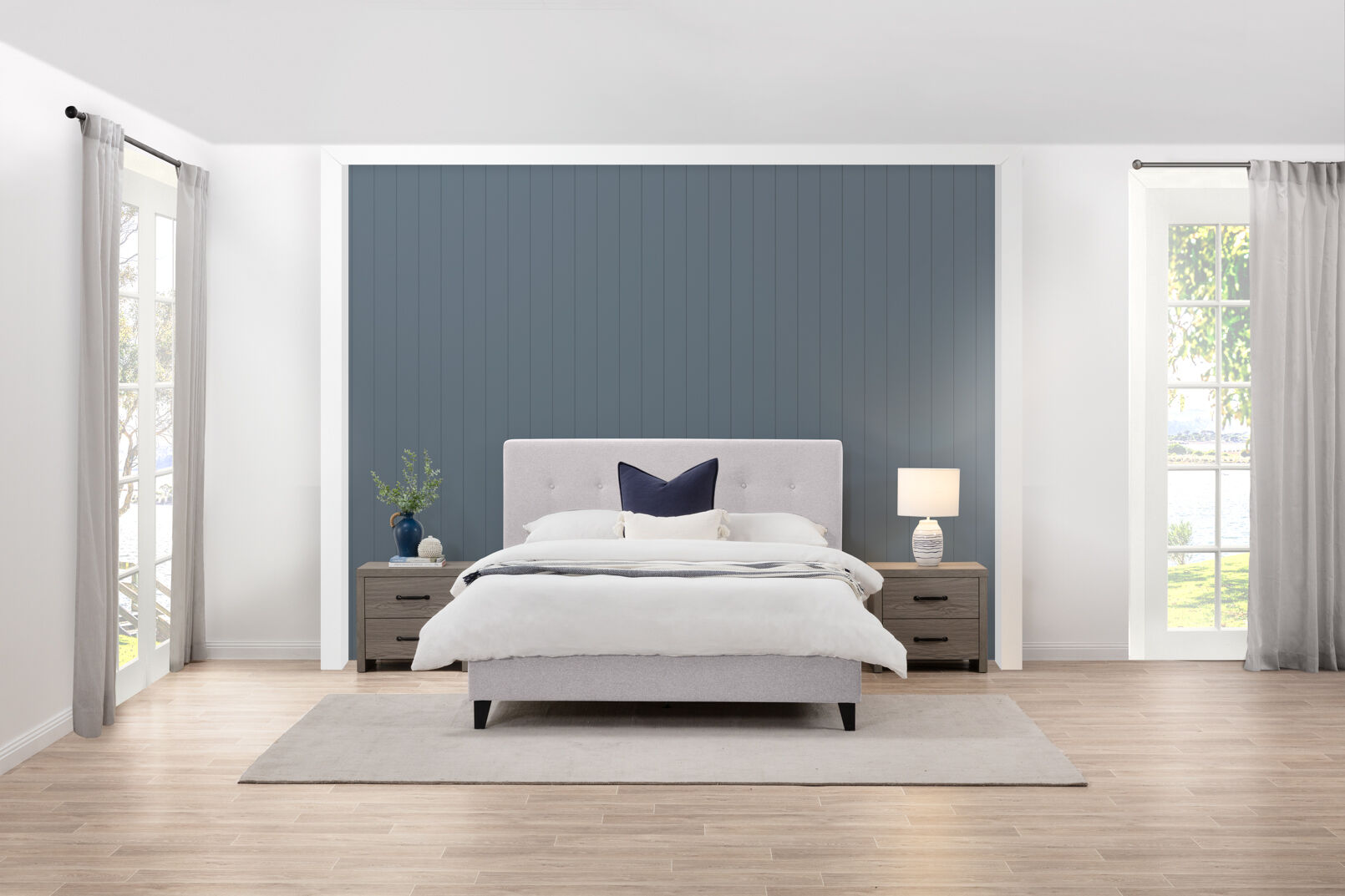 JESSALYN KING BED LIGHT GREY