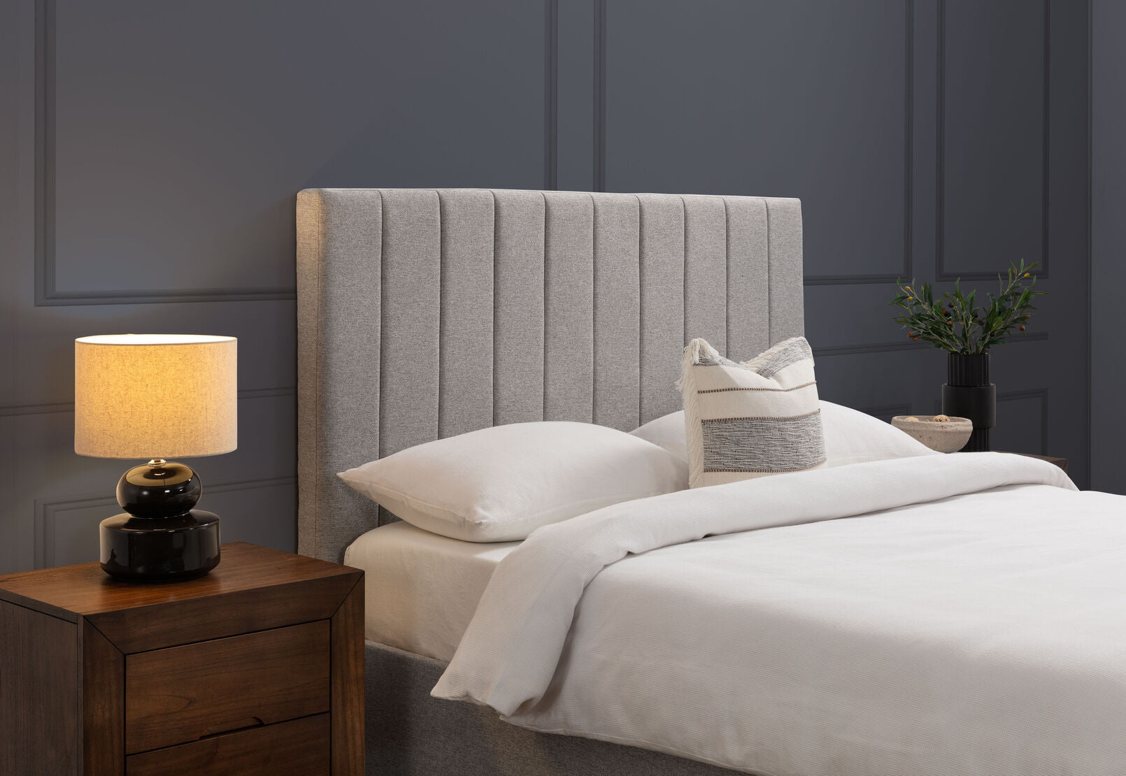 CORBIN QUEEN BED GREY