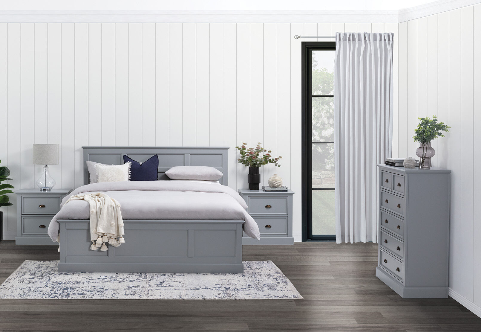 CHRYSTELLE KING BED LIGHT GREY