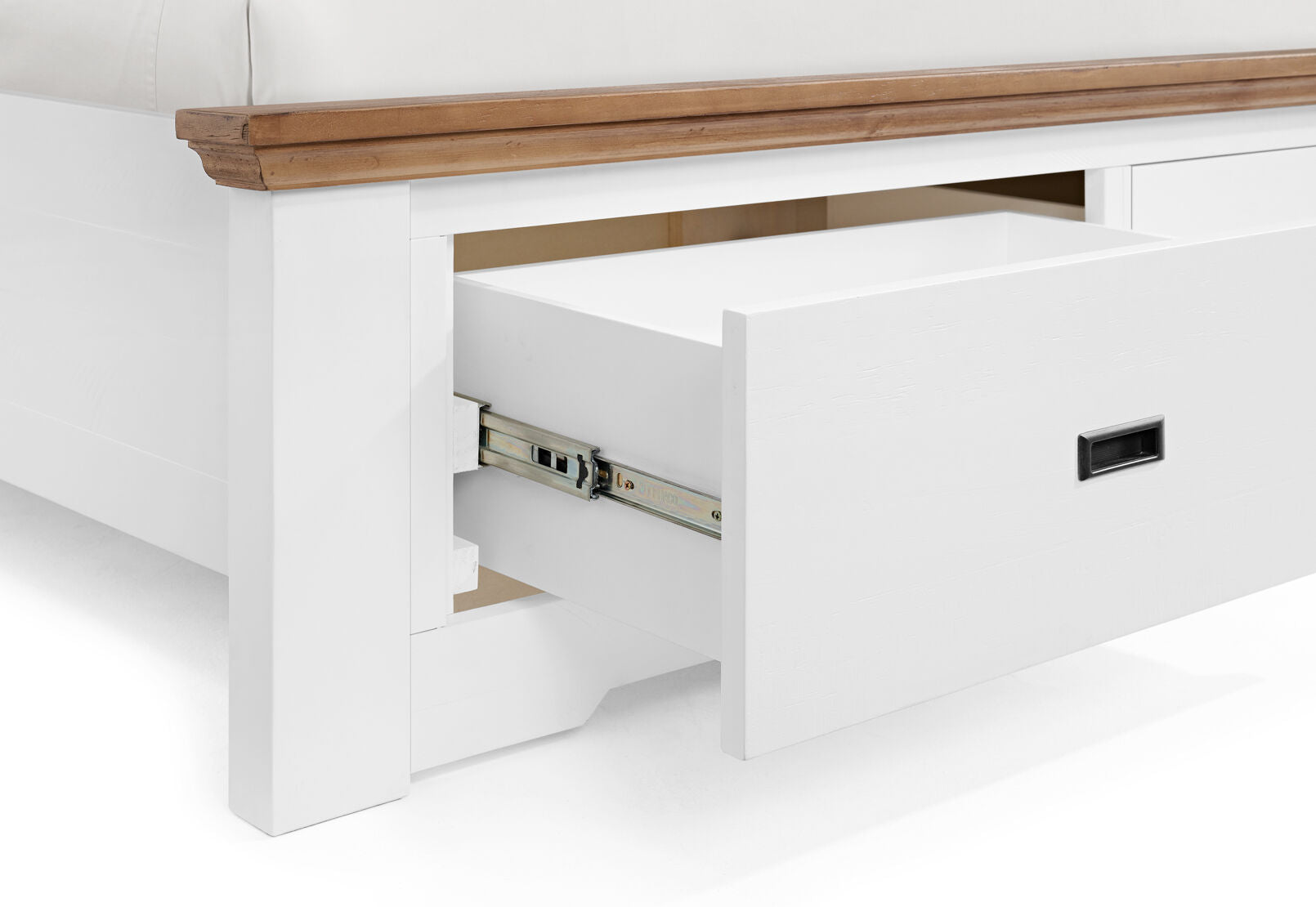 CHARLSBOURG KING BED WHITE/DARK PINE