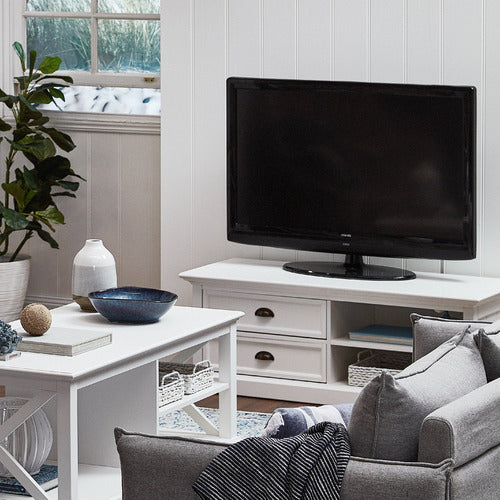 HAMPTONS MEDIUM TV ENTERTAINMENT UNIT