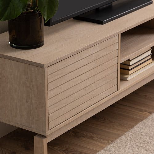 INNOVA STUDIO LYNDAL OAK WOOD ENTERTAINMENT UNIT