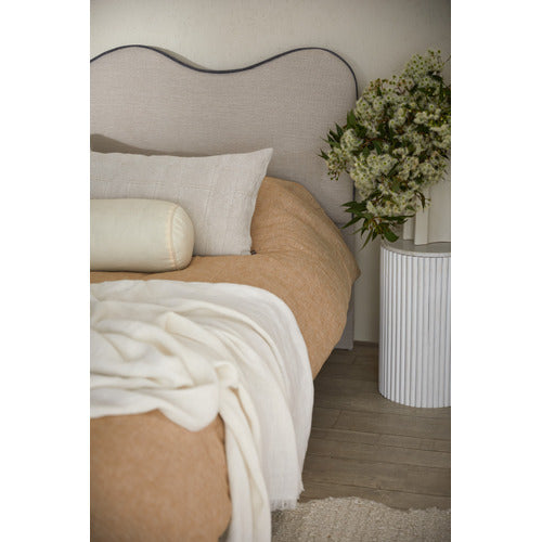ALICE WAVY UPHOLSTERED QUEEN BED