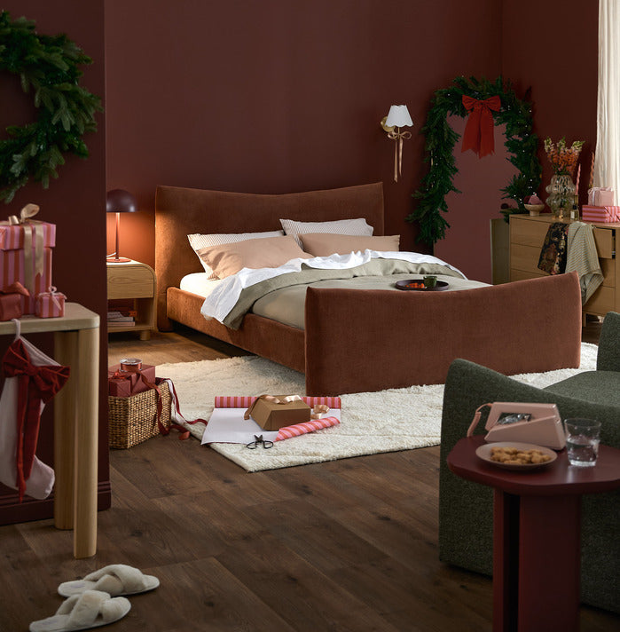 MELA UPHOLSTERED BED