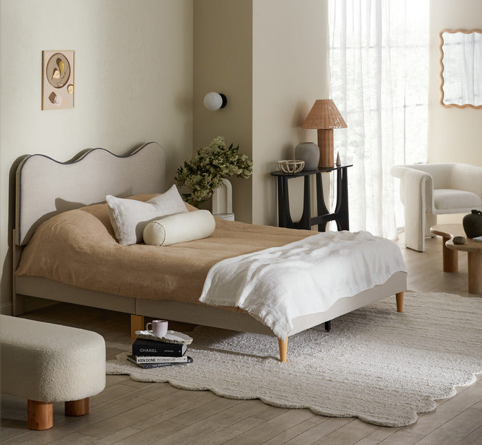 ALICE WAVY UPHOLSTERED QUEEN BED